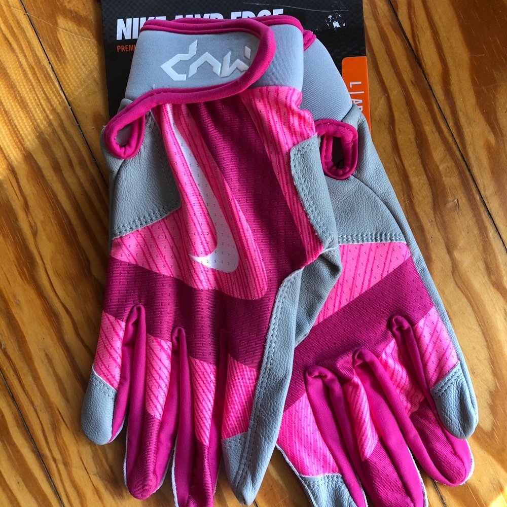 NWT Nike gloves